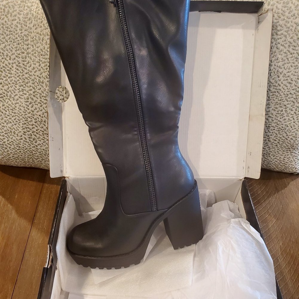 Torrid Plus Size 9W (Wide Calf Boots) Black Platform Boots (BRAND NEW IN BOX)